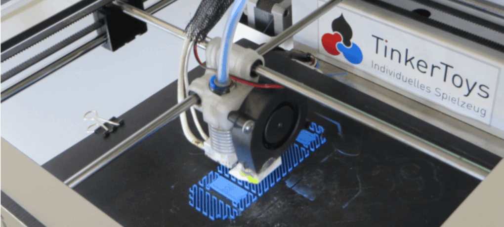 Schüler konstruieren eigene Schlüsselanhänger bei einem 3D-Druck-Workshop